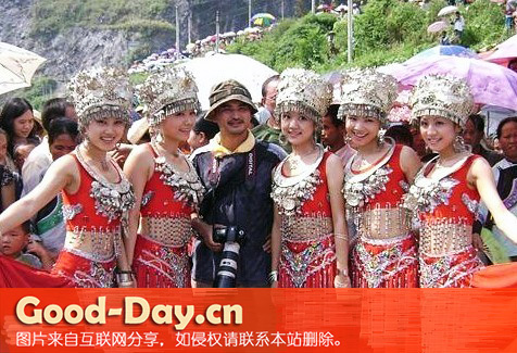赶秋节掠影图